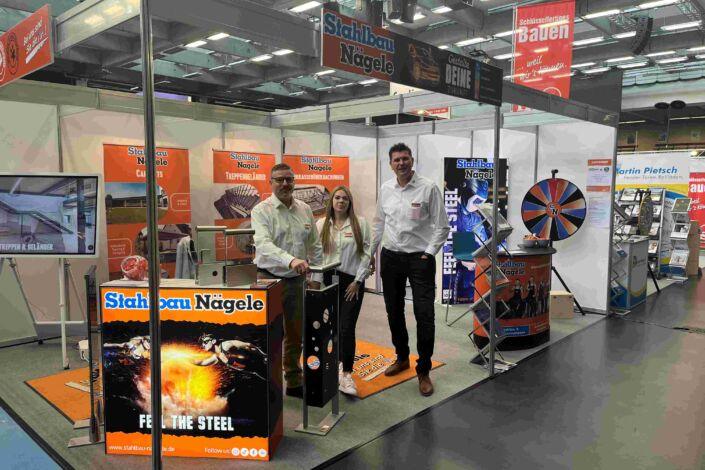 Stahlbau Nägele Messeteam auf dem Messestand bei der Baumesse Haus & Co.